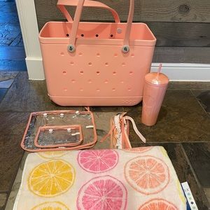 NEW Authentic Large Bogg Bag Peach, 2 clear inserts, Starbucks cup, Beach Towel